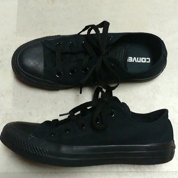 Converse All Star Classic Low Top Shoe - Picture 2 of 8